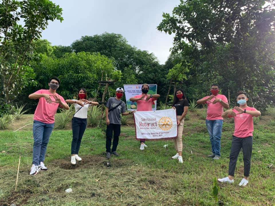 itsDACUTe's tweet photo. A TREE FOR THE FUTURE. π±π³π±π³
#RotaryOpensOpportunities #KickOffProject #RotaryInternational #Rotaract #PilipinasRotaractMDIO #RID3820 #TogetherWeTransform #tRENsform3820 #TransformingYear #transVONmation https://t.co/At7AlA4BU7
