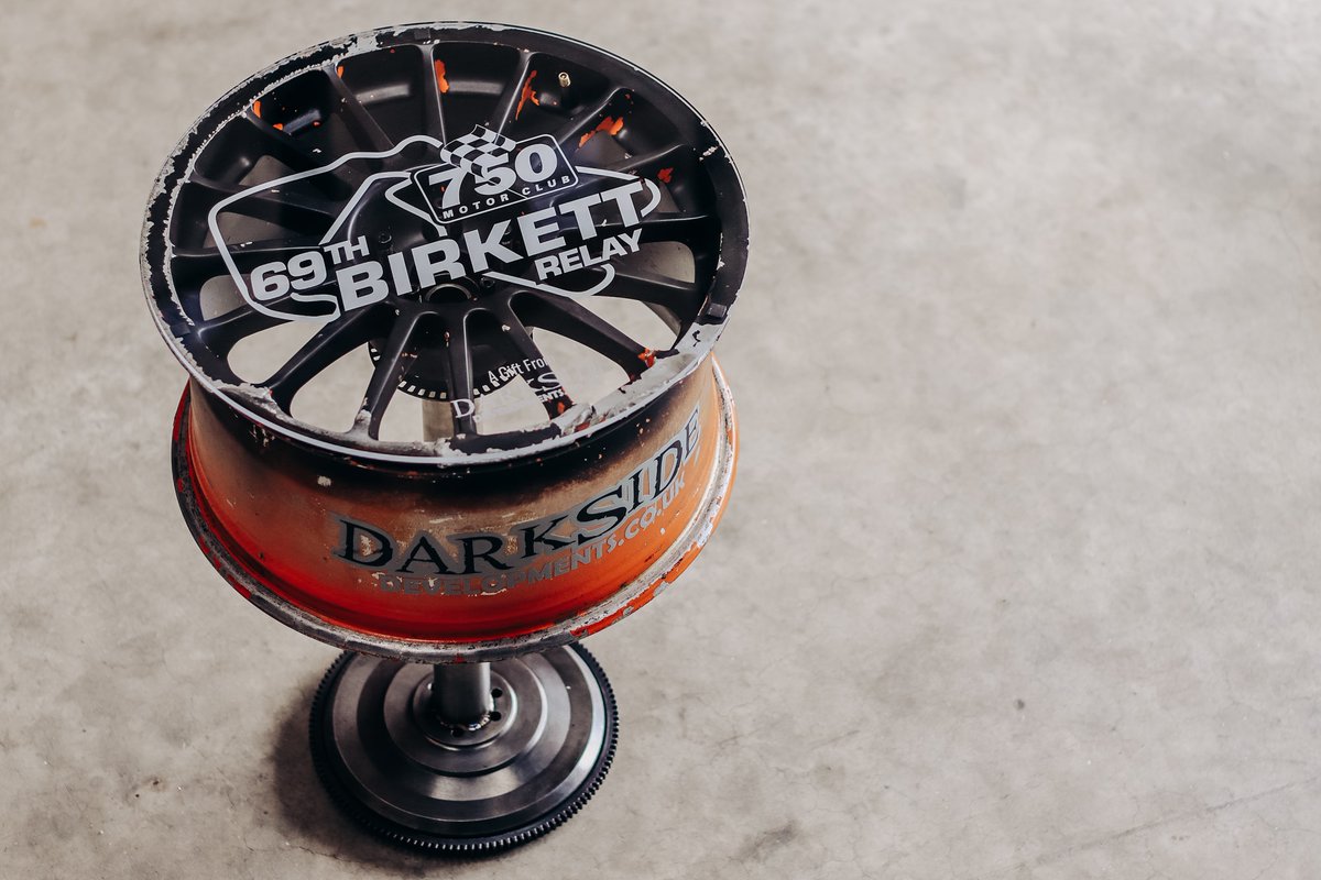 darksidetdi's tweet photo. The @SEATUK Leon we entered into the 750MC - Birkett Relay last year when we got smashed into (the second time!) made a good old mess of the rear wheel, but that doesn't mean it couldn't have another life.

We have put together this table as a gift to Nick (the owner of the car) https://t.co/fob4C1VU5r