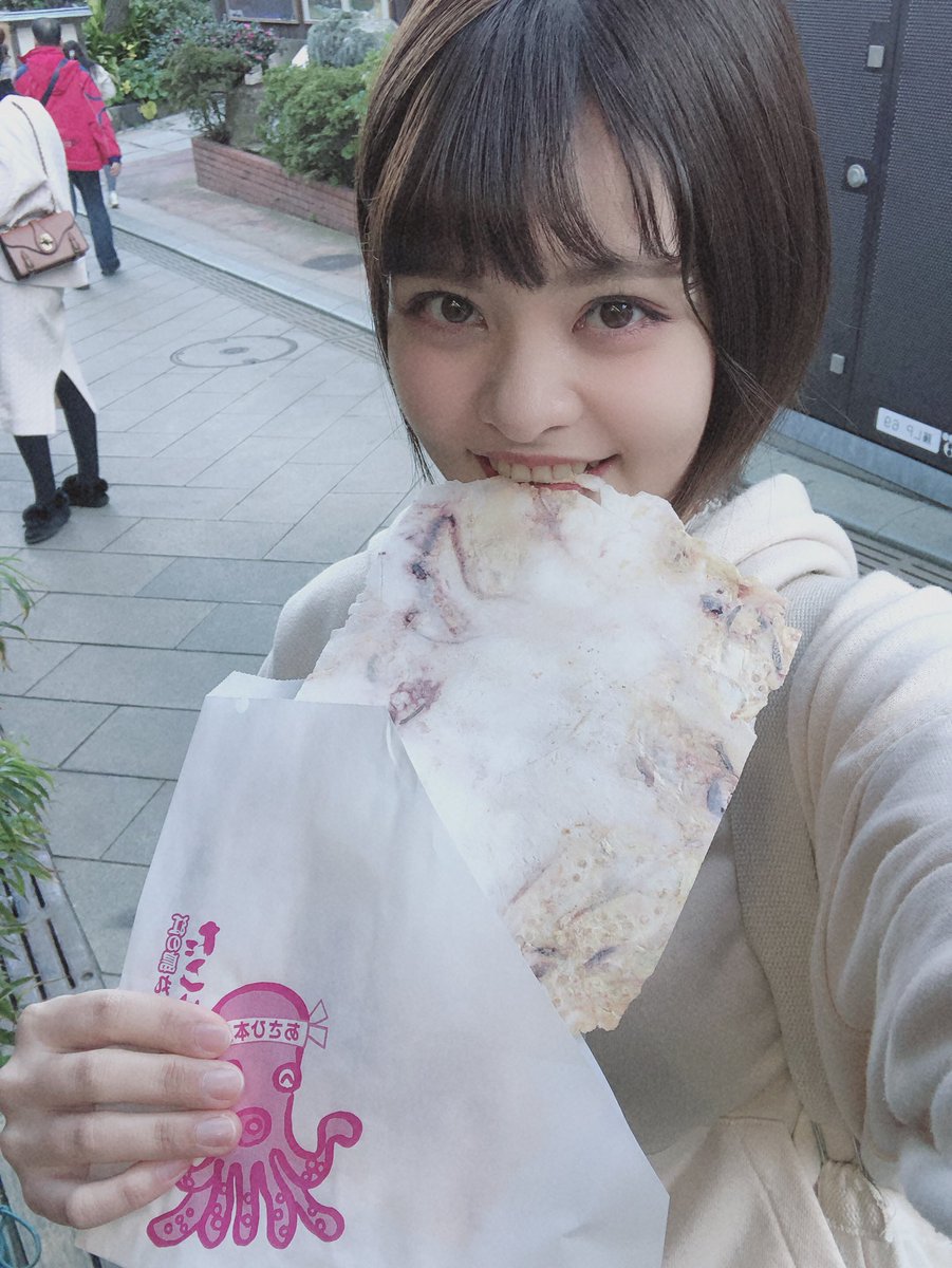 hrn_666's tweet photo. 過去画だヨ(∩^o^)⊃━━━━━☆ﾟ.*･｡
なんか食べてる時まじで幸せそう

#江ノ島 #江の島 https://t.co/MBZAou1CtY