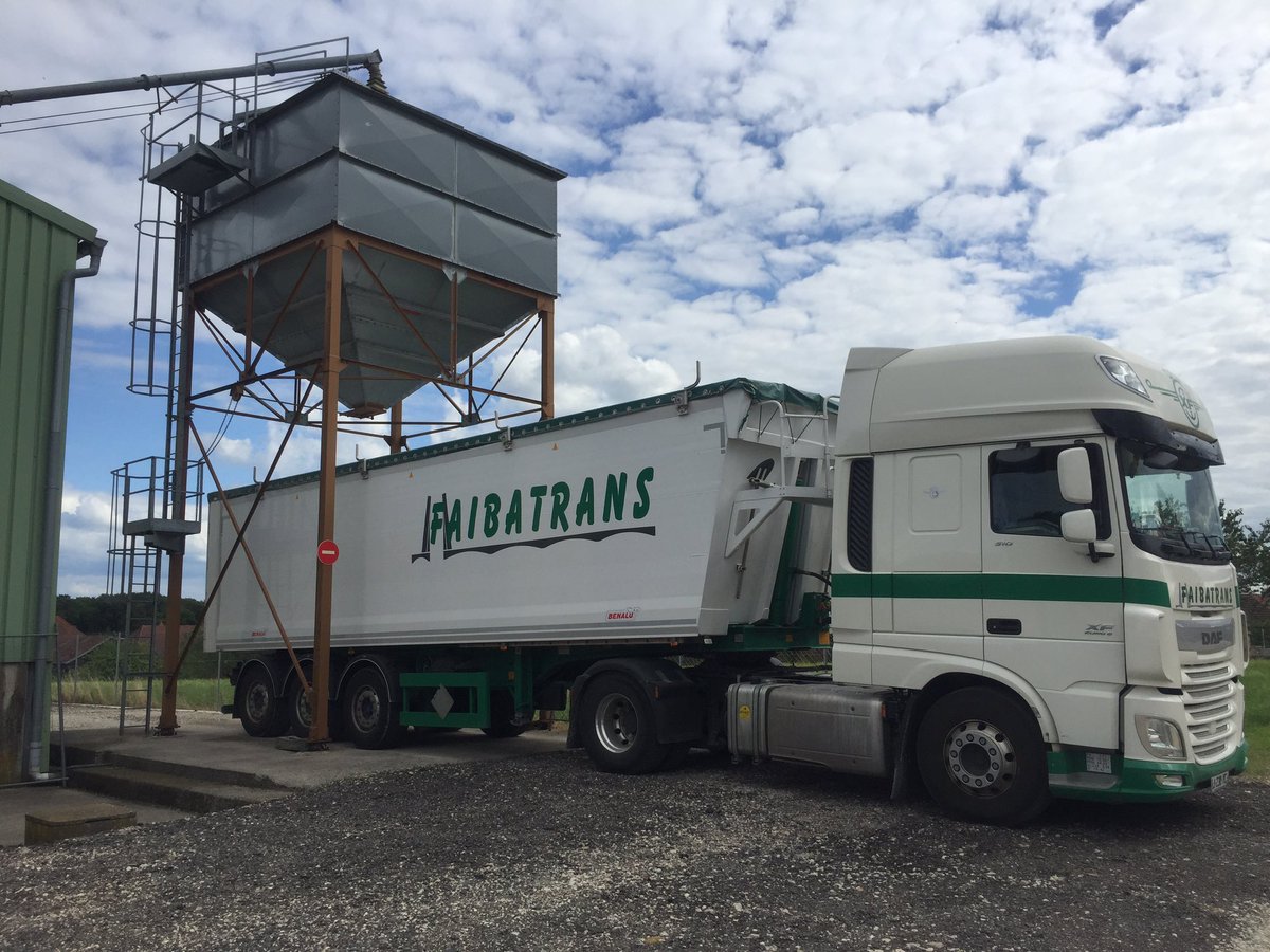 CerealesTwitt's tweet photo. Chargement d’un camion #colza2020 départ Sarl Bonnefoy destination @InVivo_Silos @FopProducteurs https://t.co/kNoz2NeAqT