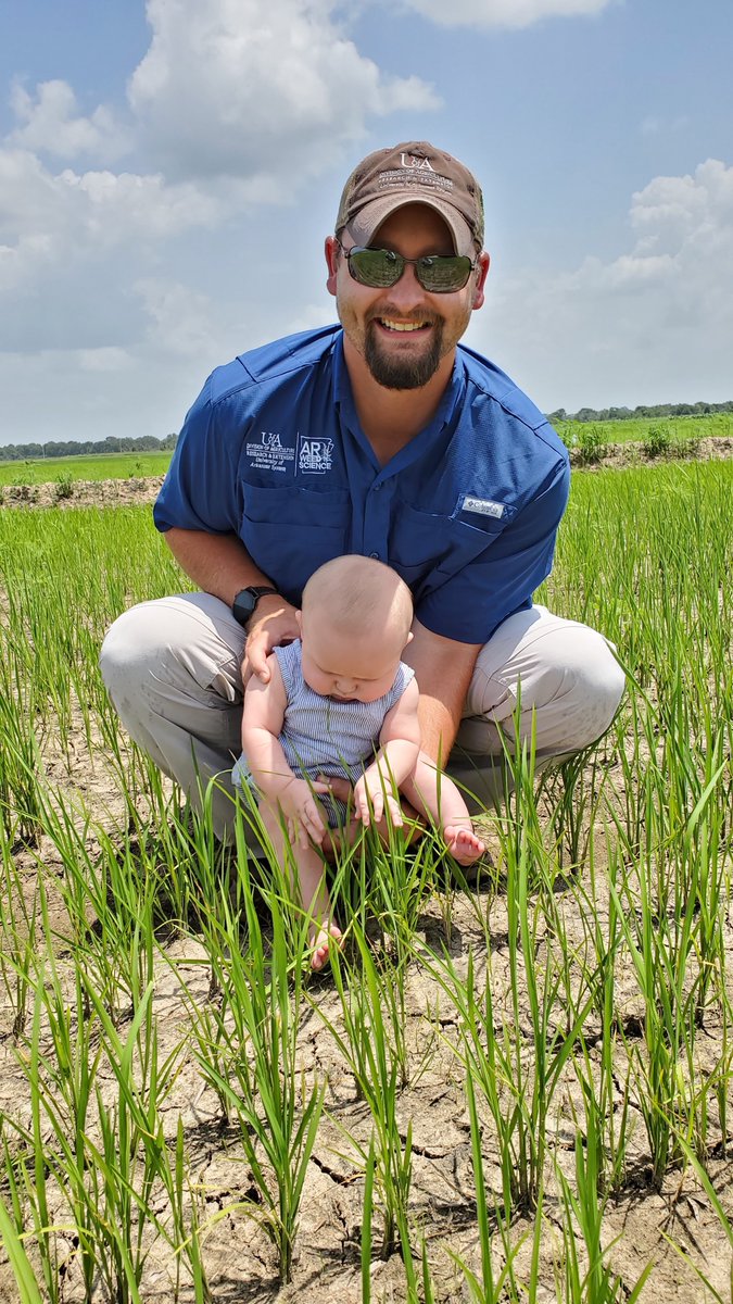itsGROWtime5's tweet photo. Rice. Rice. Baby. 🌾 @weedsARwild #startinghimyoung #plantnerdlikehisparents #ARrice #scouting101 https://t.co/La0zDVf0dL