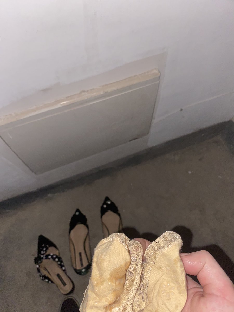 骚鞋配骚袜😅