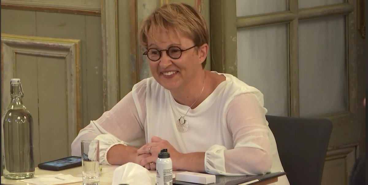 Avec 51 voix sur 61, <a href="/nathalieappere/">Nathalie Appéré</a> est élue Maire de Rennes par le #CMRennes ! 🙋🏼‍♀️