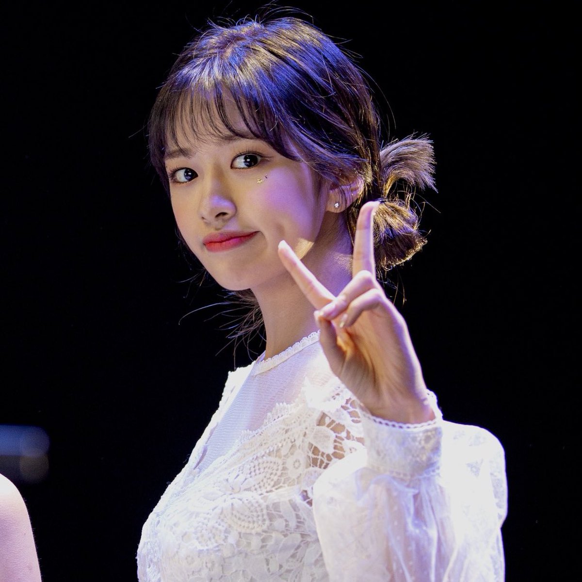 Appreciation thread for Ahn Yujin because she is more than just a young giant all rounder of IZ*ONE.