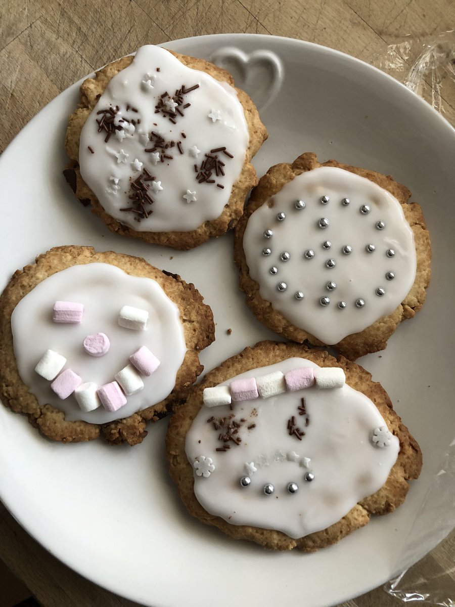 KimberleyJenk13's tweet photo. @BGrovePrimary Harry’s has great fun this afternoon baking his Pirate cookies and decorating them ☠️🍪 #BGP2 https://t.co/bCu5NvNZwO