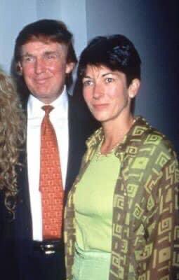 brikdon1956's tweet photo. @EricTrump hey Twizzler you’re NOT the smart one....are you?
#BirdsOfaFeather #Twizzler #GriftersGottaGrift https://t.co/e5ObUTFTBS