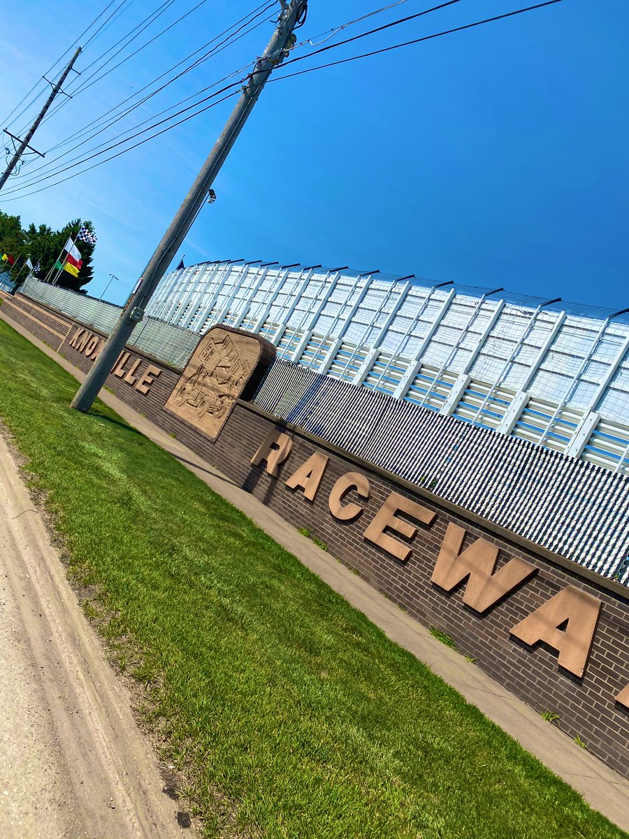 It’s race dayyyyyy!! 🏁🏁 <a href="/knoxvilleraces/">Knoxville Raceway</a>