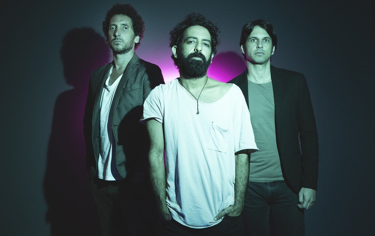 'Puñales' es el tercer corte del álbum debut de <a href="/Zultanmusica/">@Zultanmusica</a>, una canción eléctrica que nos recuerda a los 90s, Prodigy y Chemical Brothers: buff.ly/3iugptW 🤖