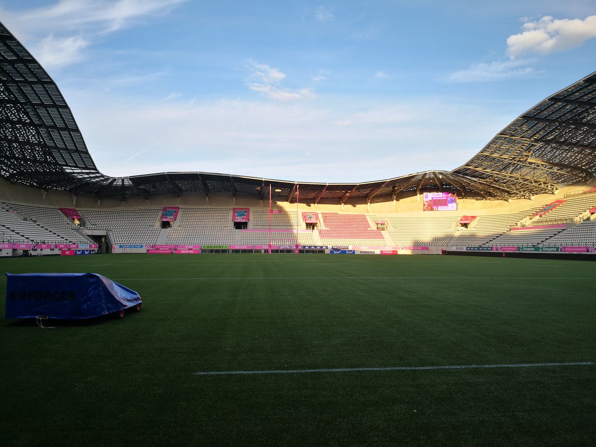 FournierMathil2's tweet photo. 🥰 Ça fait plaisir #StadeFrançais #PinkIsEverywhere #RugbyTime #PinkApero #Happy https://t.co/tpkJPkup1l