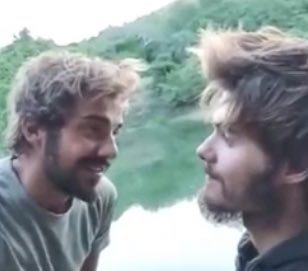 Barış ayağıyla seramiği kırınca Cemo nasıl hayır dedi öyle yaa.
Canı acıyacak diye ödü kopuyor.
Kampta da uyarmıştı Barış ı kendini oradan oraya atıyorsun dikkatli yarış diye.
Anaç ruhlu Cemom benim. 

#cembar