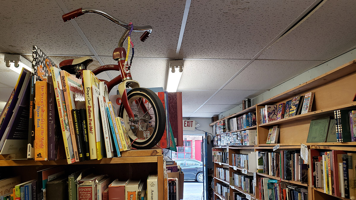 Mostly Books tweet media