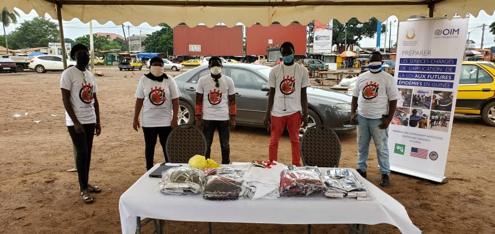 <a href="/MKhaninma/">Collectif « Mou Corona Khaninma »</a>, appuyé par <a href="/OIMGuinee/">OIM Guinée</a> a lancé ce  vendredi une campagne de sensibilisation auprès des taximetres, des taxis moto, et des chauffeurs de Magbanas de Ratoma et Matoto afin de limitée la propagation du #COVIDー19 
#moucoronakhaninma,#Oimguinée