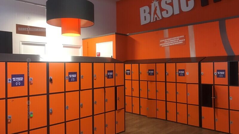 mijn2centcom's tweet photo. Basic-Fit Hangslot

Net vóór de verplichte sluiting had ik ze al zien staan. Nu meer dan drie maanden later heb ik ze op beeld: de nieuwe oranje Basic-Fit kluisjes. 

https://t.co/B0pZgMH7Rl

#basicfit #kluisjes #hangslot #mijn2cent #review https://t.co/b4VFolkaFf