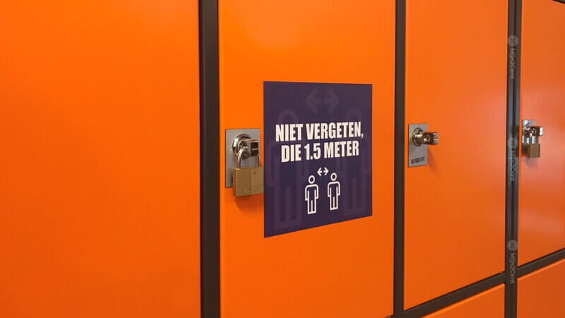 mijn2centcom's tweet photo. Basic-Fit Hangslot

Net vóór de verplichte sluiting had ik ze al zien staan. Nu meer dan drie maanden later heb ik ze op beeld: de nieuwe oranje Basic-Fit kluisjes. 

https://t.co/B0pZgMH7Rl

#basicfit #kluisjes #hangslot #mijn2cent #review https://t.co/b4VFolkaFf