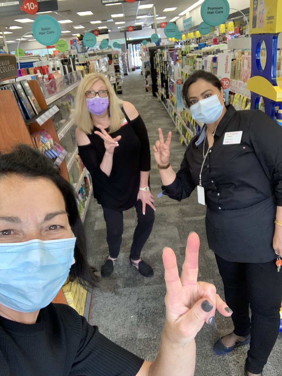 LisaMWright1's tweet photo. Spreading  Beauty  love &amp; joy with our Long Island  SC Patti &amp; our Beauty Teams.
Thank you Patti  Mona Bazgha&amp; Parminder  for a great day ❤️✌🏻
#BeautyinNEWreallife 
#mindbodyspirit 
@efc3cvs 
@SSholomova 
@MaggieShaulov 
@mbastarache_CVS 
@KoladyCVS 
@MalyBernstein https://t.co/5wp2R6NhkA