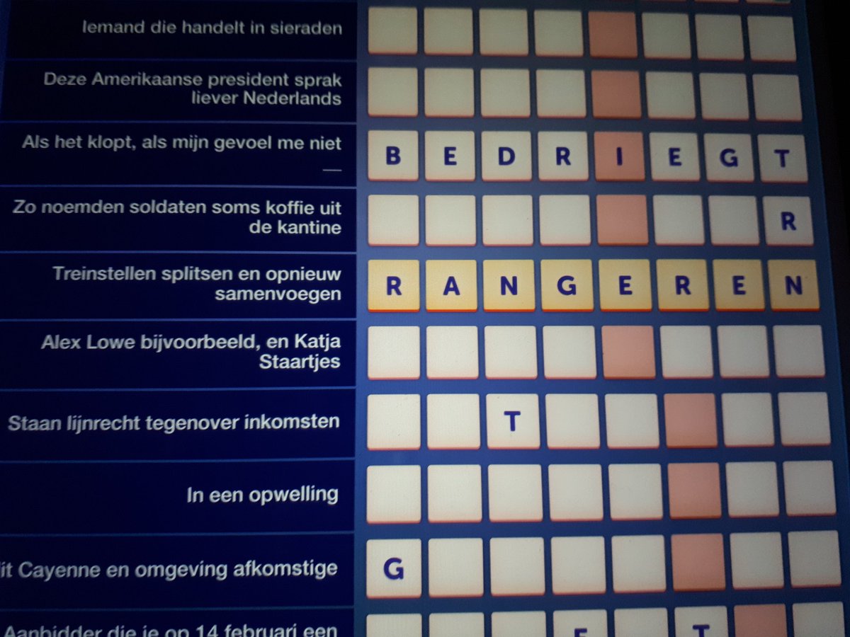 Marmeeuw's tweet photo. Het is deze nacht weer tijd voor
1. Treinstellen in de juiste volgorde plaatsen
2. Het verplaatsen van locomotieven en wagons
3. Treinstellen splitsen en opnieuw samenvoegen
4. En nog veel meer!
#rangeren #rangeren #rangeren https://t.co/BtzdEEwBzF