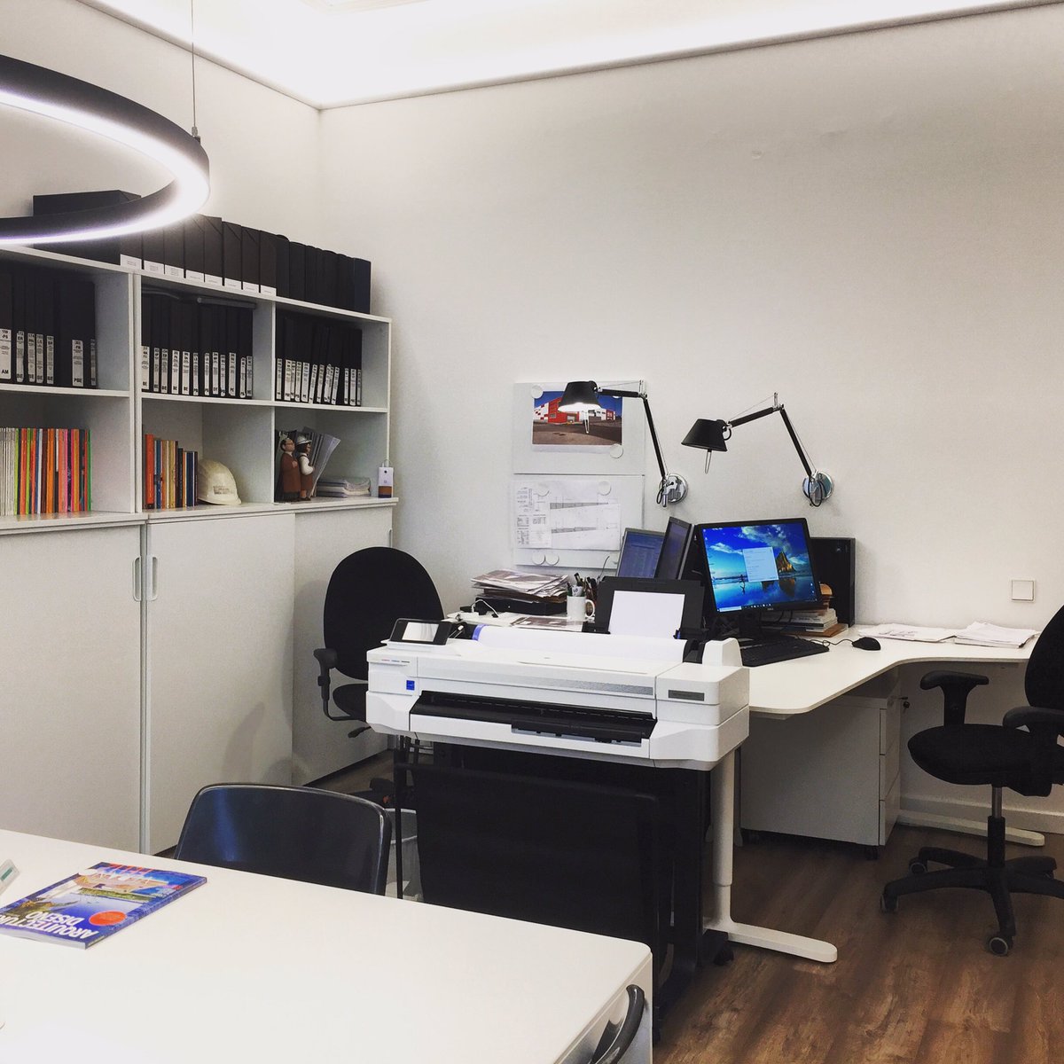 SG_arquitectes's tweet image. Hoy estrenamos plotter en el despacho! El anterior nos dio servicio durante...17 años!!

Avui estrenem plotter al despatx! L’antic ens ha donat un servei de... 17 anys!! 
#Despatx #plotterhp #arquitectura