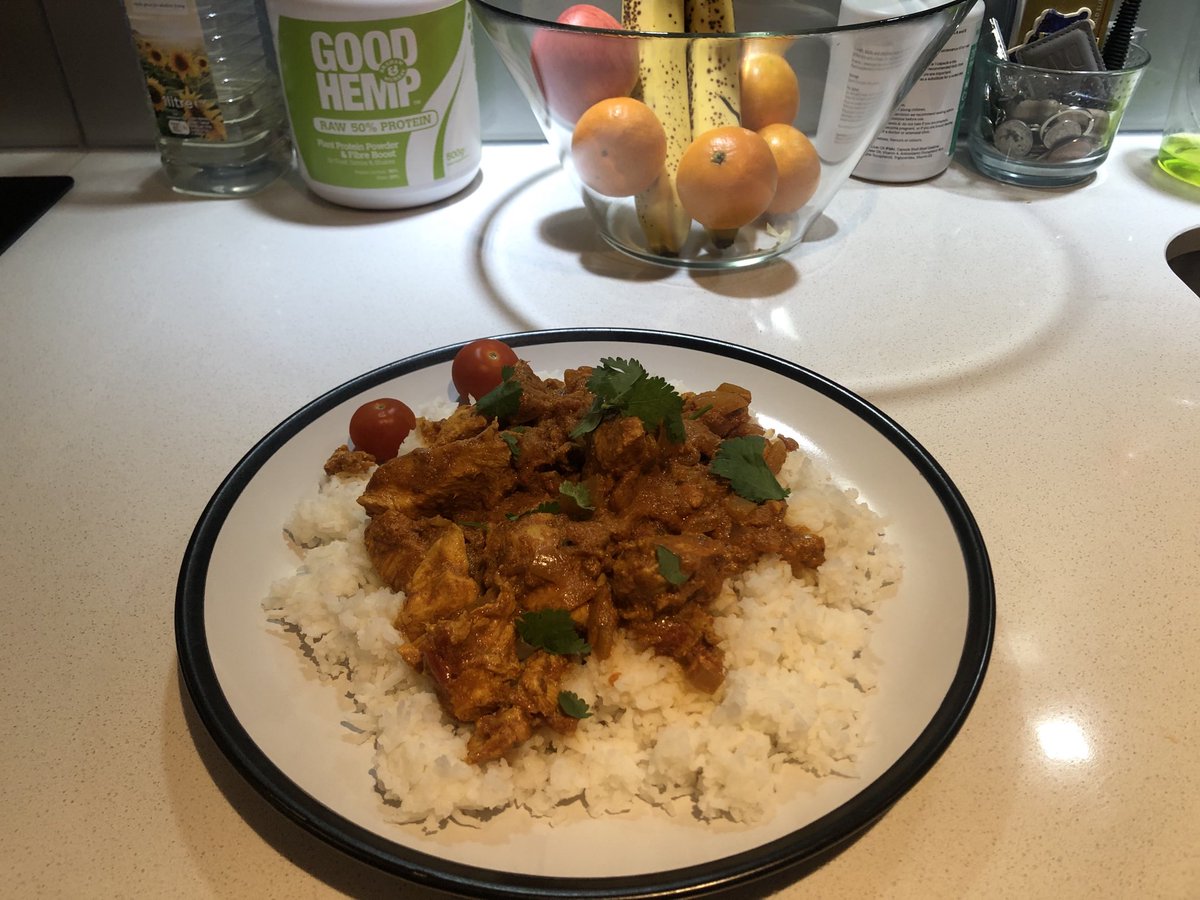UkweliRoach's tweet photo. Oh Gat-Dayum! ๐ฅ
See Iโm that Jalfrezi-Jester,
That Masala-Maestro,
That straight up Biryani-BadBoy!
(Said in โฆ@TheoVonโฉ voice) ๐
#chickencurry
#Cookingchronicles https://t.co/sINAASe5PQ