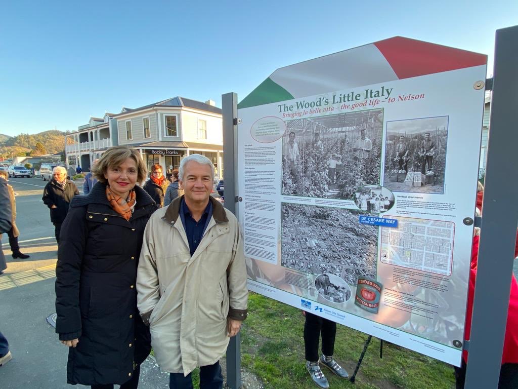ItalyinNZ's tweet image. Unveiling a board acknowledging the Italian character of “the wood” neighborhood in Nelson. Thanks to all Italian-Kiwis for maintaining the connection to 🇮🇹 through generations. Of course we ended up celebrating #ClubItalia