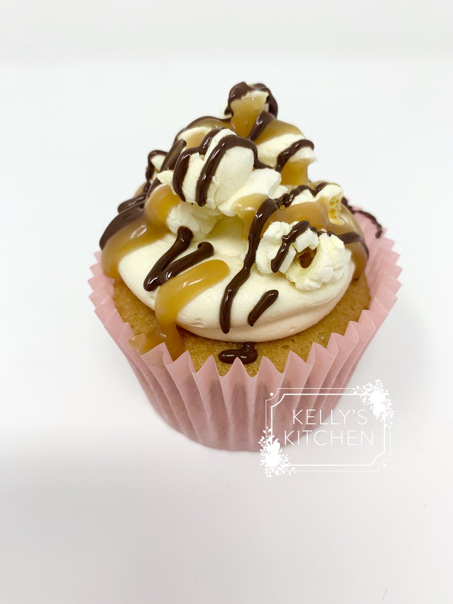 Treat boxes all ready for you #royston 
#cocktails #cocktailcupcakes