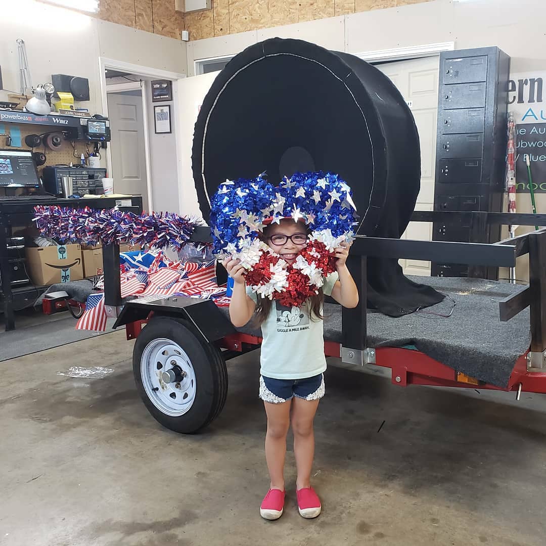 ModernAudioSol's tweet photo. Getting ready for the 4th of July parade @CityOfMcKinney #redwhiteandboom #4thofjuly #WeAreMASLoud #giantspeaker #carstereo #caraudio #customcaraudio #basshead https://t.co/UCby1mM0zq