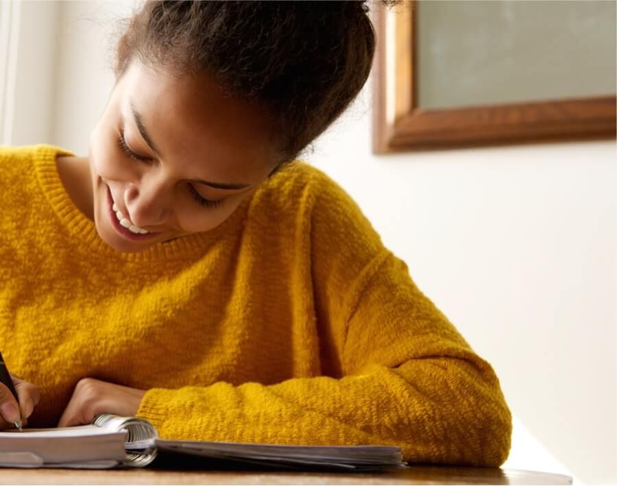 Short Story Workshop with @tom_vowler. It's always a good time to network your short story writing but there's never been a better time to do it online. Expert tuition. Bespoke feedback. Great community. Starts September  #amwriting  #WritingCommunity buff.ly/2NQYBh7
