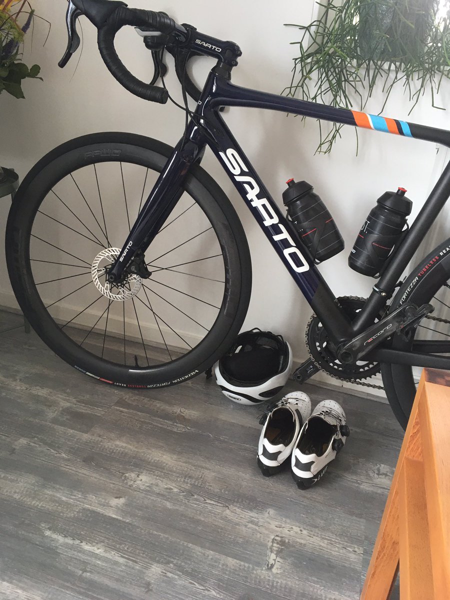tinohazelhoff's tweet photo. @CoenT86 Zekers , en dat bevalt super met de FFWD RAW wielen😉 https://t.co/EPLqNthF3W