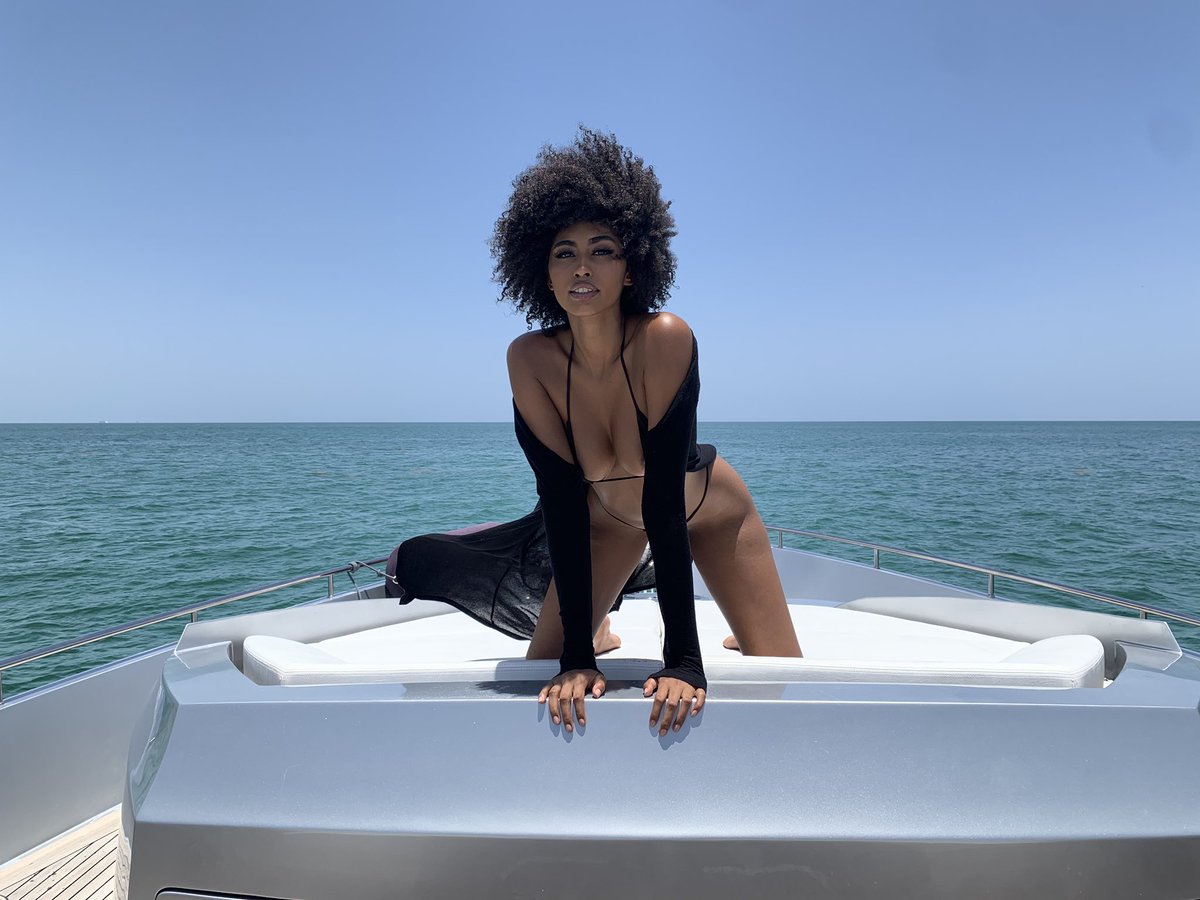 Jasmine_chola's tweet photo. Rock the boat vibes https://t.co/AGJtlTAtvQ