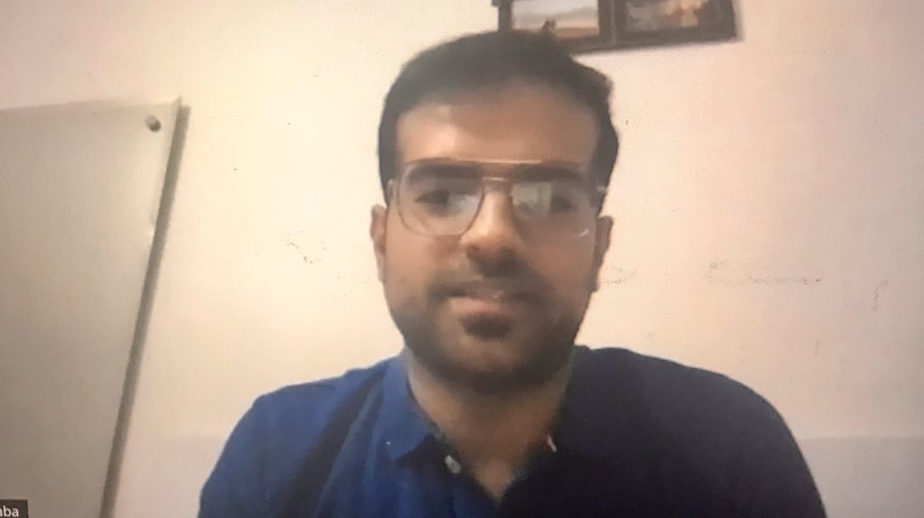 tariqahmadbt's tweet image. The Commonwealth is home to around 1.2 billion young people, so it was a privilege to speak to a group of Commonwealth Scholars today. These bright minds will be the leaders of tomorrow, so pleased to offer insight into life as a @foreignoffice &amp;amp; @DFID_UK minister.