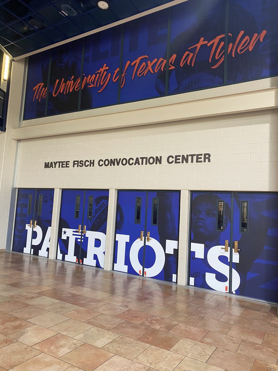 uttyler_vball's tweet photo. LOVE the new gym entrance!!! #uttvb https://t.co/jajetrIl3Q
