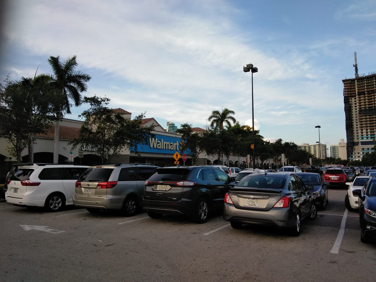 Hsinack's tweet photo. #ShoppingDay pre #4thofJuly: #ThirdStop at #WalmartHallandale

Photo by: @Hsinack https://t.co/KHWHp6xbDE