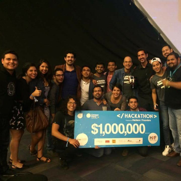 XOREZ9's tweet photo. Y un mes después (pero 4 años atrás), el primer lugar. 😀
Grandes recuerdos.
#CPMX7 https://t.co/e777R1KXE6