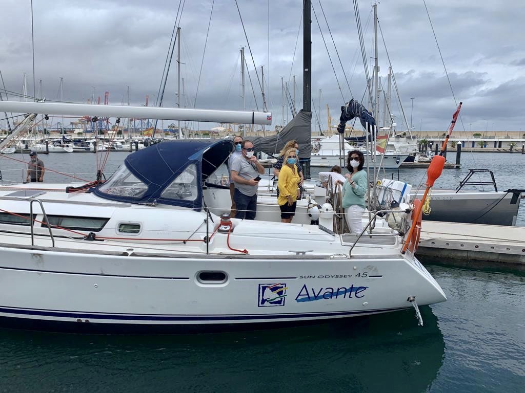 ValenciaMar4's tweet photo. En Valencia Mar hemos realizado una jornada de trabajo con los principales gestores de entidades deportivas de Valencia. Con ponencias muy interesantes de la mano de @alfatecS del @VLCBoatShow y de #lifefitnes. Y por supuesto muchas gracias a
@avantecentrodevela y @waszp_esp 👏🏻 https://t.co/DHSk8N9R01