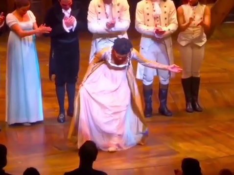 ReneeElisePics's tweet photo. haven’t been on this account in 2 years, but i’m here to say HAPPY #HAMILFILM DAY!!! i’ll be watching and singing along and i hope you will too🎉 https://t.co/pMKVYPn38u