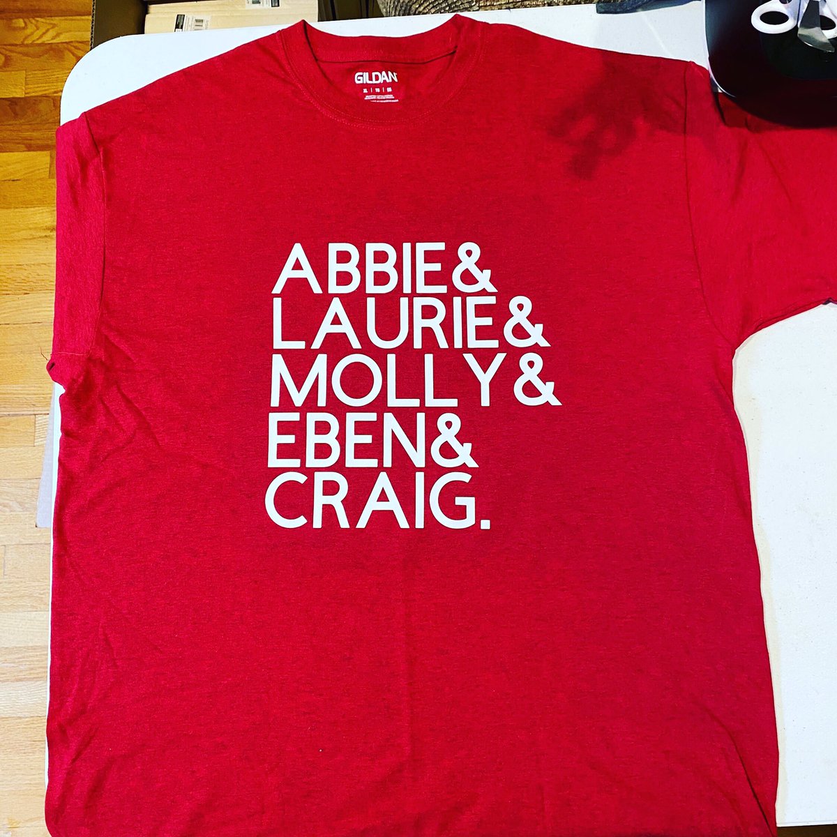 Ooooo! With all this time at home, RM fans are getting CRAFTY - our friend Stacy Ricco made this BOOTLEG RED MOLLY T-SHIRT! We love it so much 😍 And we miss you all ❤️