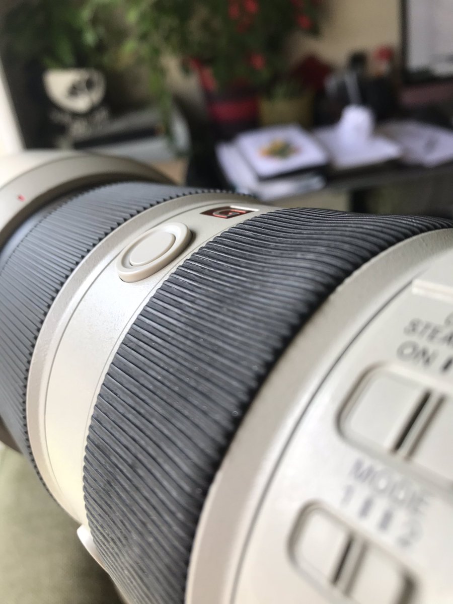 poli_ara's tweet photo. @SonyAlpha Hi! what do you think of this??  😢 2 professional lenses that in less than 2 years with normal use are like this.  I have other kit lenses with more years of use and more cheaper and they are perfect.  Is it normal or is it a manufacturing defect? 🧐
#SonyAlpha #2470gm #70200gm https://t.co/4NB8ERkwcB