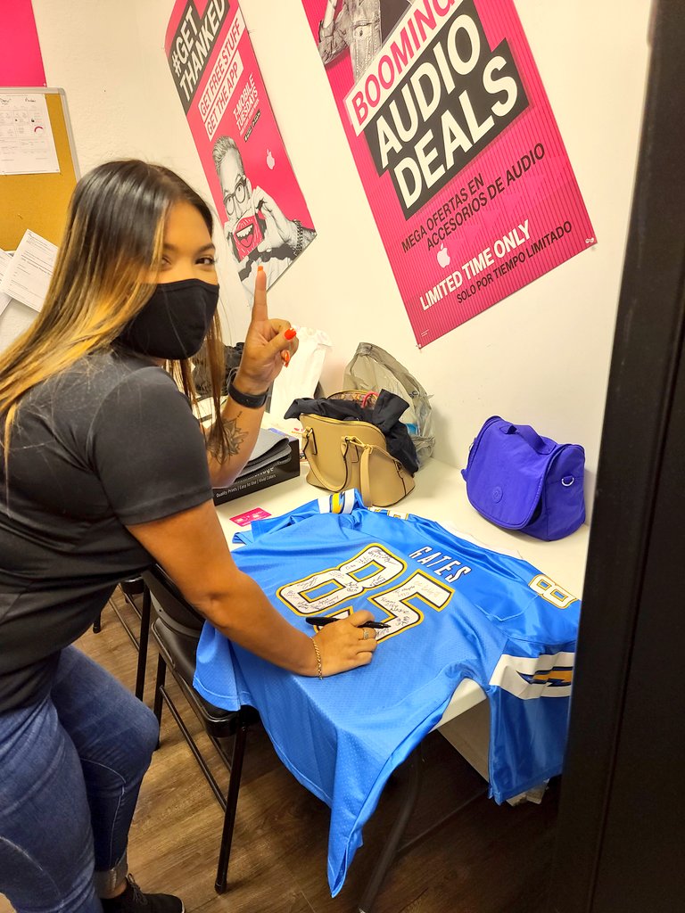 Congratulations to <a href="/ThaisFromGP/">ThaisfromGP</a> !!! Promoted to RAM at our St. Cloud location. New leadership class is in session here. Looking forward to continued success from this team!!!#GreatPeopleGoingPlaces
@GPMobileTPR 
<a href="/mariogomezgp/">Mario Gomez</a> 
#WinningOnPurpose
#ManifestYourDestiny