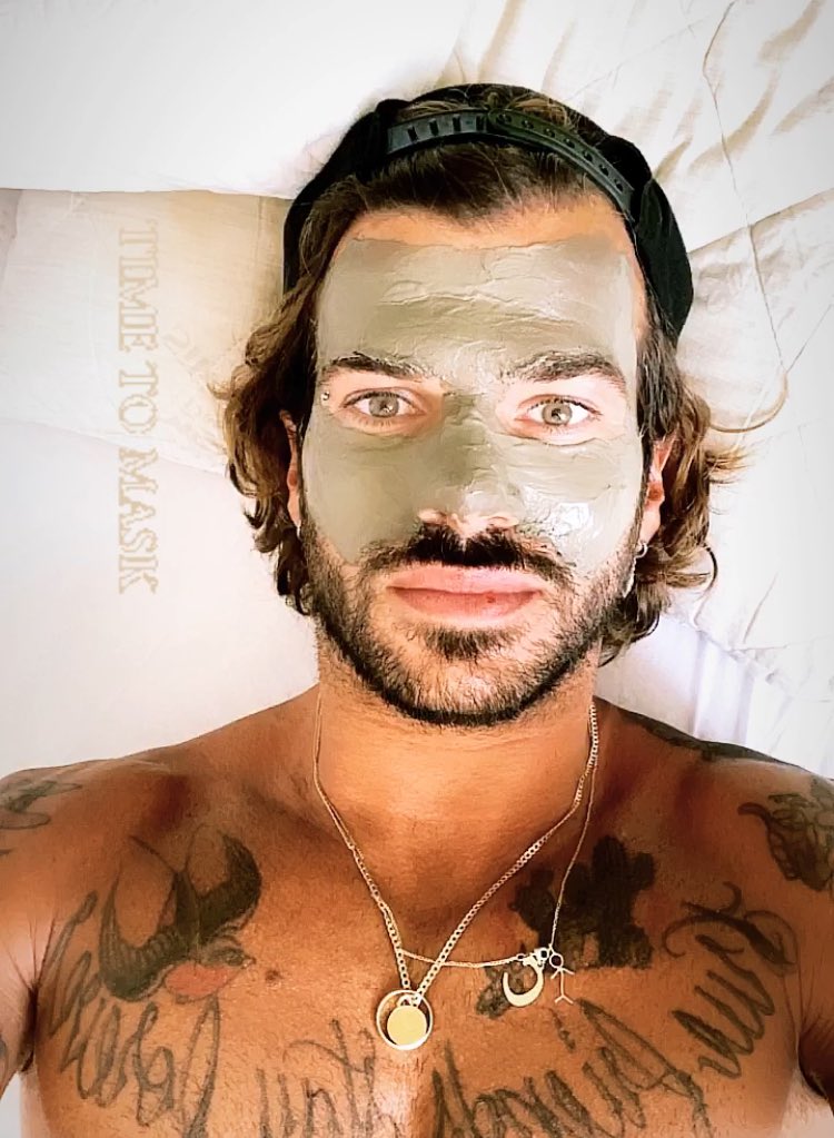 Allerim9's tweet photo. #clario maschera abbinata al colore degli occhi 😍😍😍 https://t.co/59tQm6k5p3