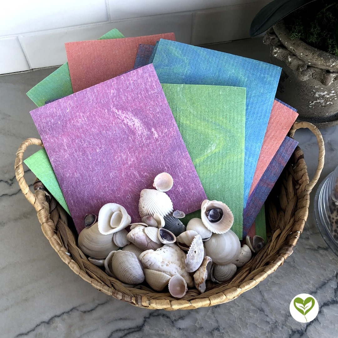 DMIntegrated's tweet photo. We have tried these amazing #EverGreenSpongeCloths, they have beautiful colors, they are extremely absorbent, and the best part... they are biodegradable! 🌱

📸: @evergreencloth_ https://t.co/R19fCdUEud