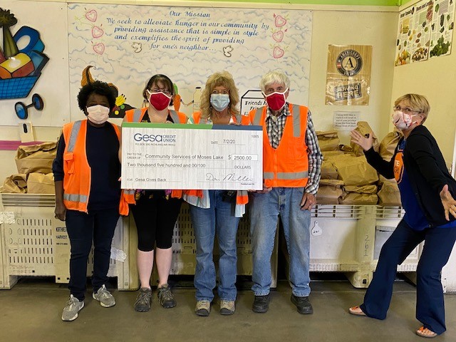GesaCU's tweet photo. #TeamGesa donated $2500 each to two nonprofits in Moses Lake this week! Community Services of Moses Lake provides food to 33 pantries in 5 counties. π₯ͺ The Boys & Girls Clubs of the Columbia Basin works with youth year-round and is now running adapted summer programs. π https://t.co/KZq1bMqjKt