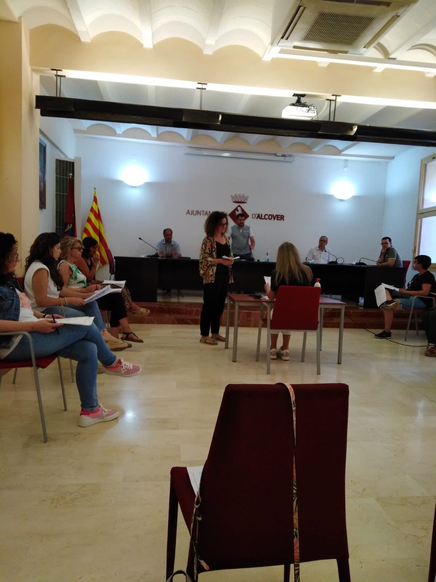 ERCAlcover's tweet photo. En el Ple d’ @Alcover_Vila d’avui, la companya @NebotAnna ha pres possessió del seu càrrec de regidora en substitució d’en @josepmariafj . Enhorabona! i molta sort i encerts! Seguim en la defensa dels drets socials i nacionals ✊🏻 https://t.co/mIGRD0QMNM