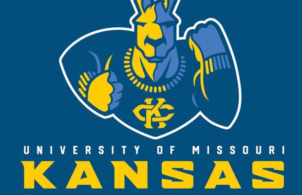 TeHoliman's tweet photo. Blessed and humble to receive my first d1 offer from UMKC 🦘 https://t.co/Vs7jhj9lxM