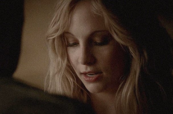 dailyklaroline's tweet photo. https://t.co/chTAh6bxfn