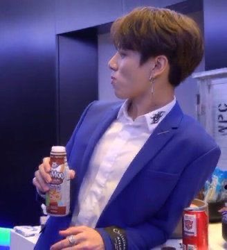mollajoon's tweet photo. Only kook can drink choco milk like he is in a club and drink beer like he a baby drinking milk.. https://t.co/cKxdEQ7vxN
