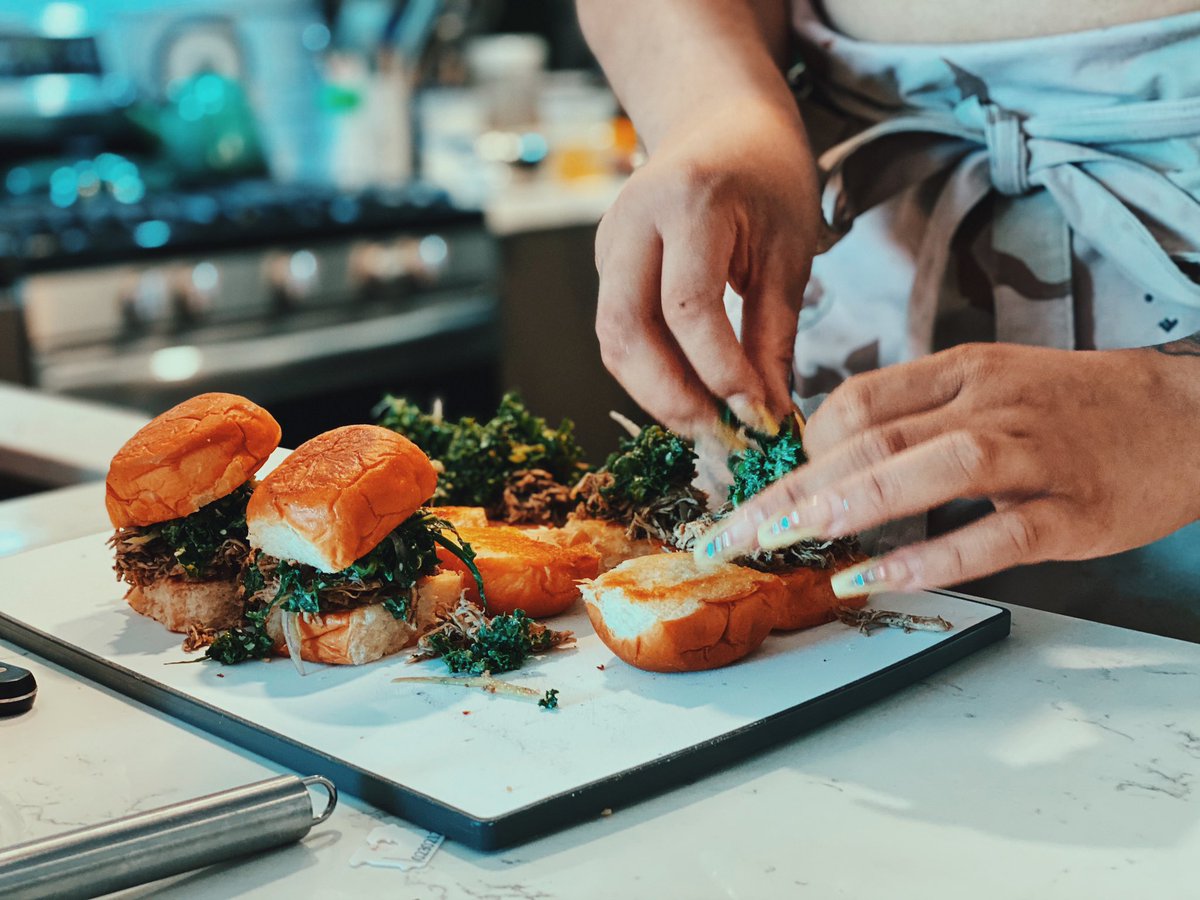 ChefKayKay's tweet photo. What’s on everyone’s menu for the Fourth of July? I have these sliders prepared for the holiday:
• Jerk chicken 
• Barbecue jerk sauce
• Kale slaw
• Toasted King’s Hawaiian bread 

#ChefKayKay https://t.co/3IHr4nEuLa
