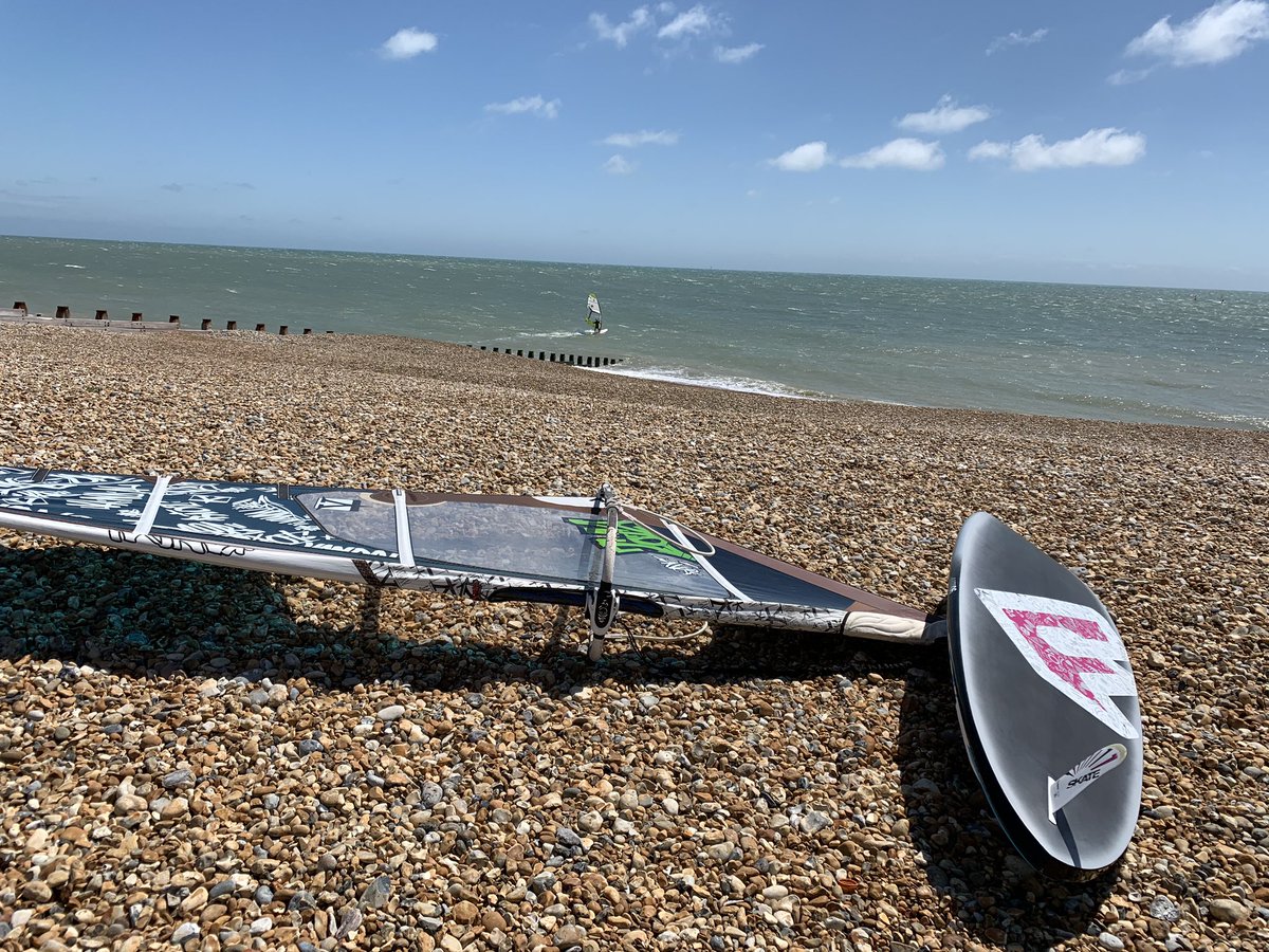 meggie270's tweet photo. 4 days in a row, of incredible conditions at my local 😍 Absolutely loved windsurfing most days this week!! I love being on the water- and it’s so fun to see the progress that can be made too!!  Here’s to making the most of summer on the sea 🌊🤩 https://t.co/iq9fi67bDs