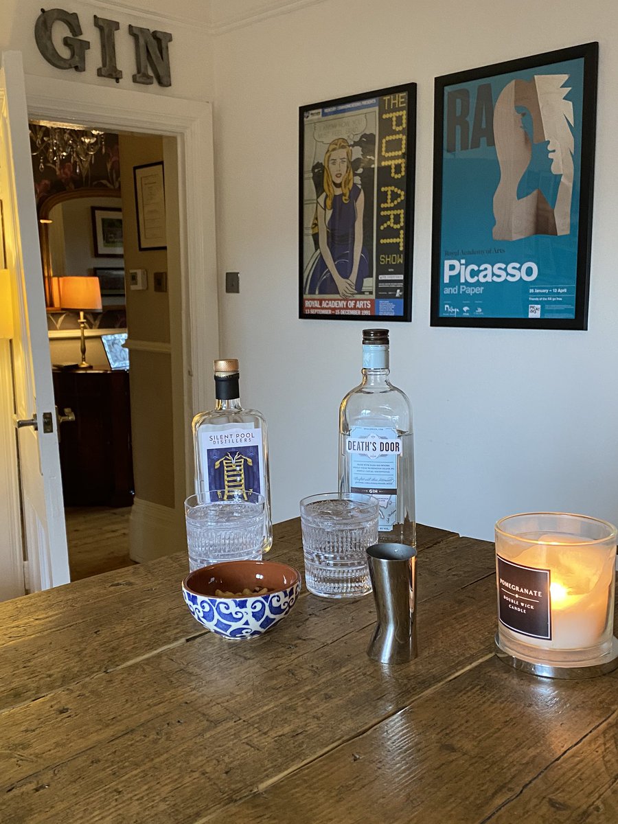 smallestginclub's tweet photo. After a small #gin interlude @smallestginclub back with @SilentPoolGin #AdmiralCollingwood #NavyGin @deathsdoor and #KitchenRestaurant #FishFriday table and #gin sign by @marshmillint posters @royalacademy 🍸 https://t.co/7ZFq1BEkI1