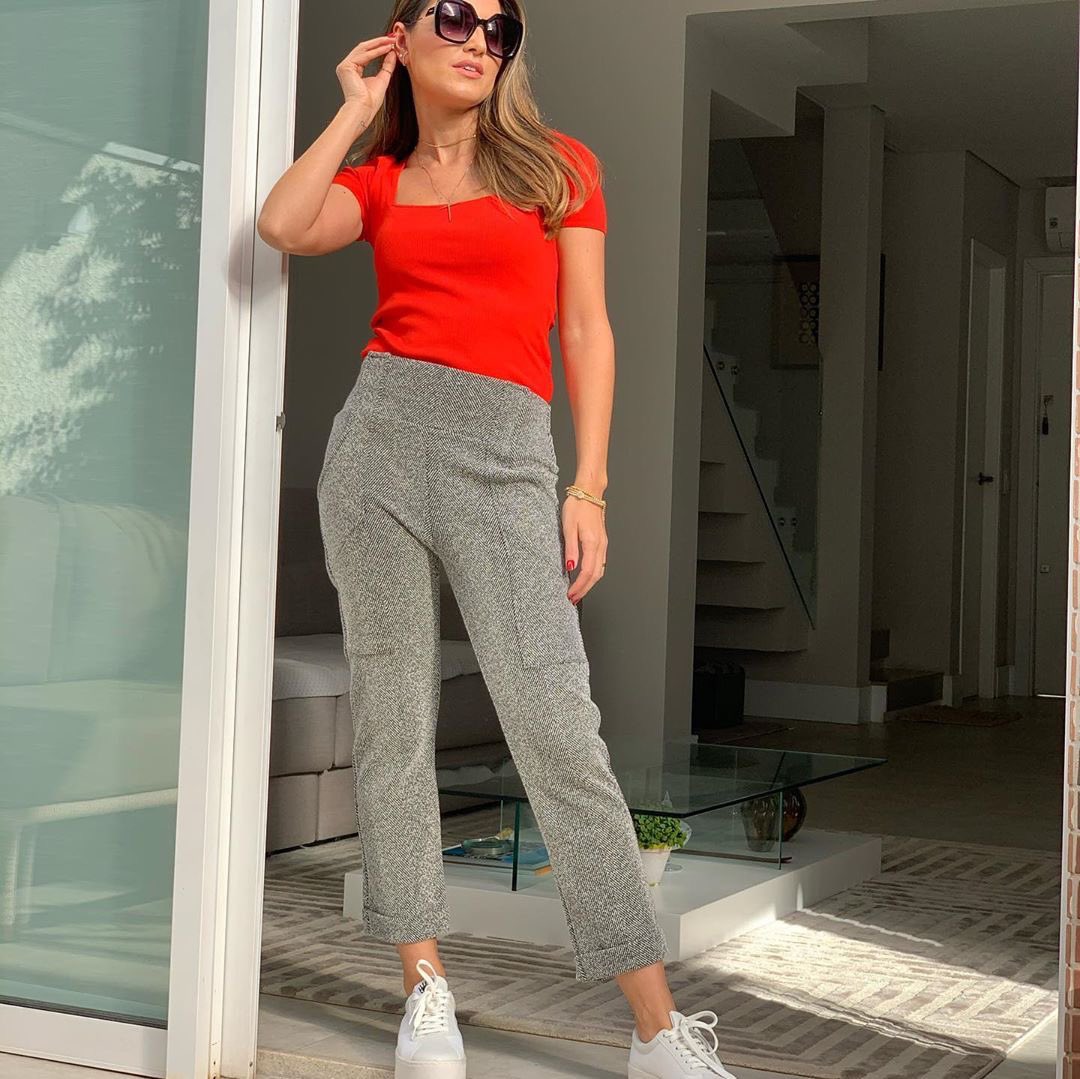 nanhoficial's tweet photo. Uma peça coringa, feita em malha bem estruturada, perfeita pro dia a dia ou pro escritório 

🎉 Calça Jade: R$295

Também damos 10% de desconto no pagamento via transferência bancária 🤩

Vendas pelo site https://t.co/6IWKKrqaYf ou pelo WhatsApp (11) 97256-7200 🌹 https://t.co/GGXM1CbEbm