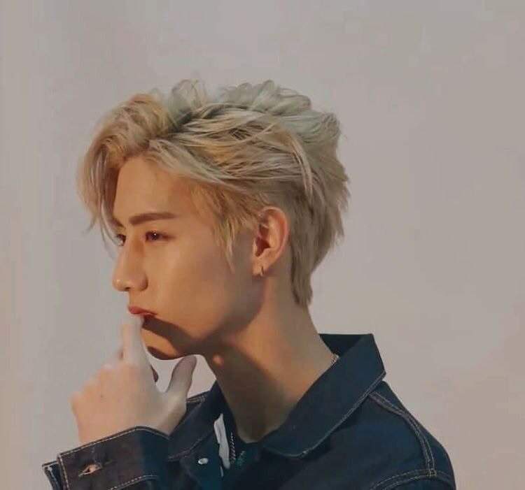 starting it off with undercut mark. so powerful #GOT7    @GOT7Official  #MarkTuan  #마크  #Mark  @mtuan93