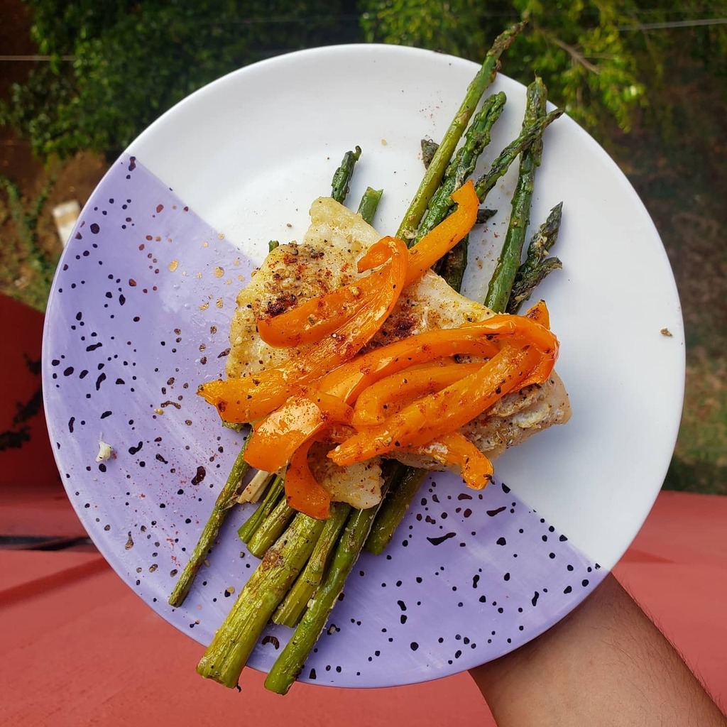 el_broccs's tweet photo. Comida de #cuarentena
Róbalo con verduras
.
.
.
.
.
.
.
#Seafood #Róbalo #Bass #HomeCooking #Asparragus #Foodgram #Plating https://t.co/vFjZXVVrUw https://t.co/FOjcLV0xLT